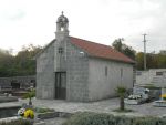 Kapelica sv. Josipa na groblju u Ravnom.JPG